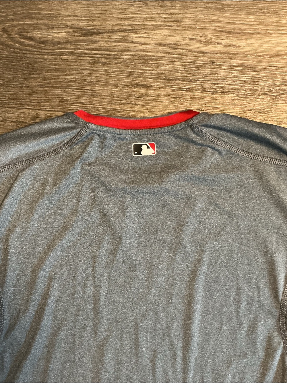 Nike Men’s Cincinnati RedLong Sleeve Athletic Shirt - Gray Body with Red Sleeves - Picture 5 of 5
